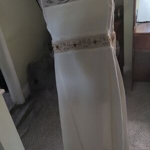 Elegant Cream Dress with Embroidered Detail Size 12